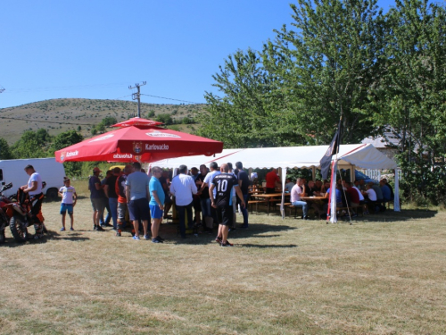 FOTO: Druženjem na Zahumu Fenixovci obilježili 28. obljetnicu postojanja