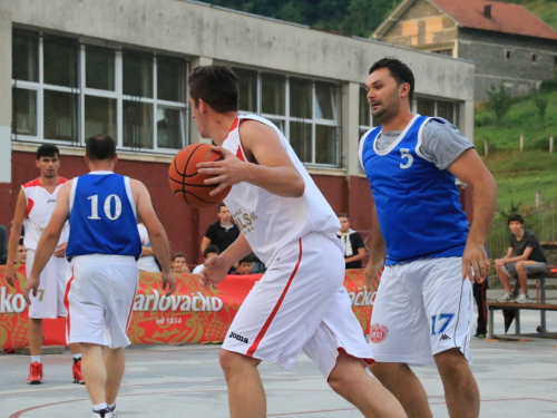 FOTO: U Prozoru počeo 13. Streetball turnir