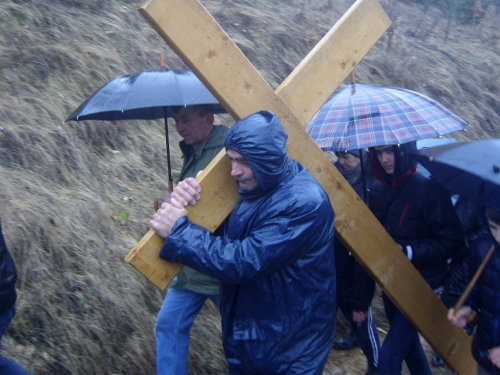 FOTO: Put križa na uzdolsku kalvariju - brdo Gradac