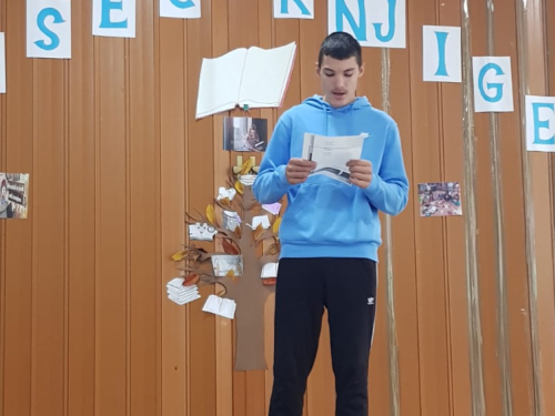 Mjesec hrvatske knjige obilježen u Osnovnoj školi Ivana Mažuranića u Gračacu