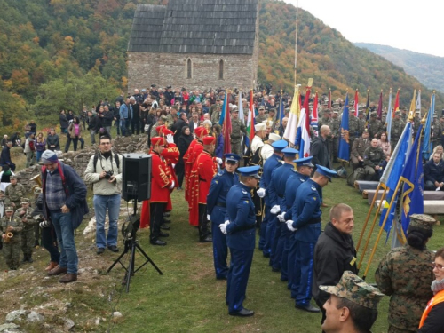 Molitveni pohod na Bobovac - Trebaju nam mudri ljudi i pošteni građani