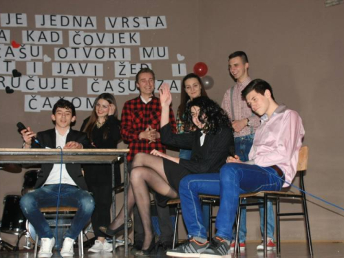 FOTO: Priredba povodom Valentinova, izabrani Miss i Mister Srednje škole