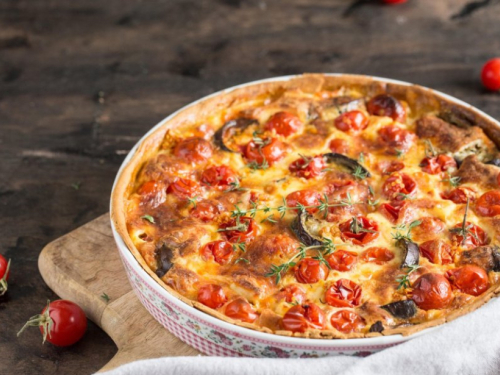 Recept za savršen ljetni quiche s pečenim rajčicama