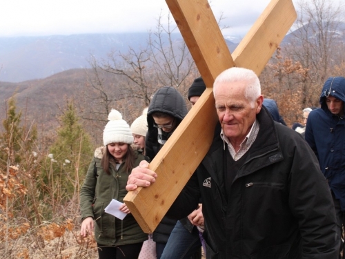 FOTO: Put križa u župi Uzdol - prva korizmena nedjelja