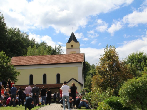 FOTO: Obilježena 26. obljetnica stradanja Hrvata na Uzdolu