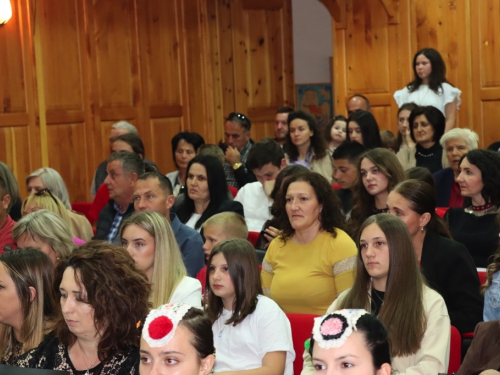 FOTO: Na Šćitu održana 5. kulturno-vjerska baština Hrvata BiH pod geslom ''Vratimo nadu zavičaju''