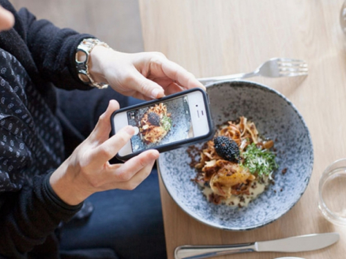 Mladi bi odustali i od fakulteta samo da postanu - influenceri