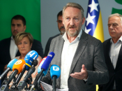 Izetbegović najavio kandidaturu, komentirao i treći entitet: ''Ne smiju se igrati vatrom''