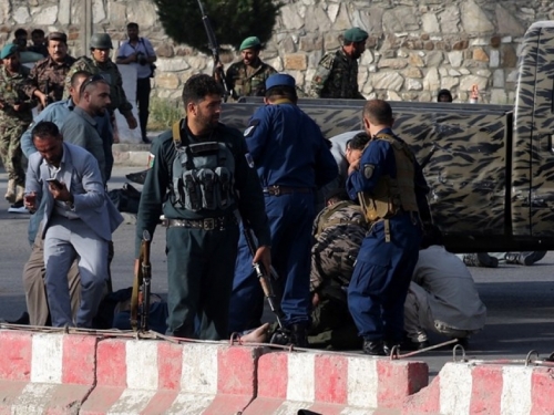 Najmanje 14 mrtvih u bombaškom napadu kod zračne luke u Kabulu