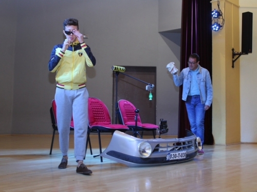 FOTO: Predstava ''Taximetar'' oduševila publiku u Prozoru