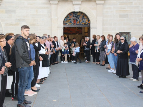 FOTO: Drugi dan trodnevnice na Šćitu - blagoslov prvašića i školskih torbi