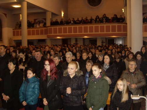 FOTO: Polnoćka u župi Prozor