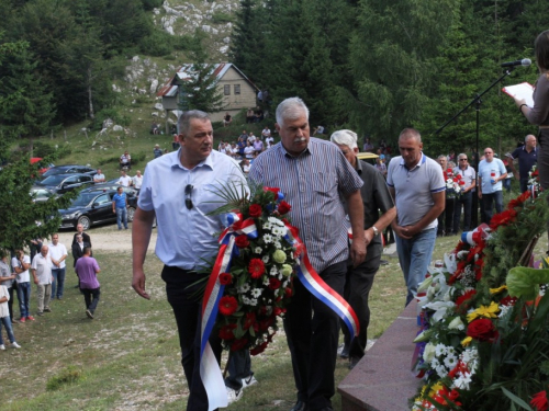 FOTO: Obilježena 22. obljetnica stradanja 39 Hrvata na Stipića livadi