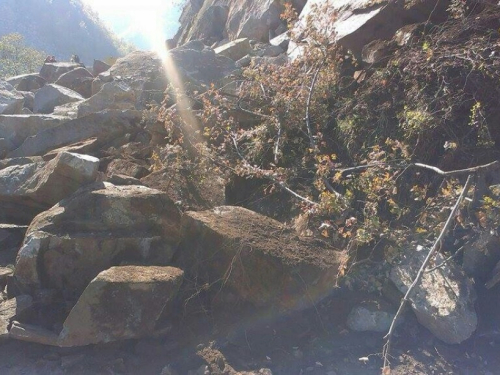 Zbog odrona na dionici M16.2 Jablanica - Prozor obustavljen promet