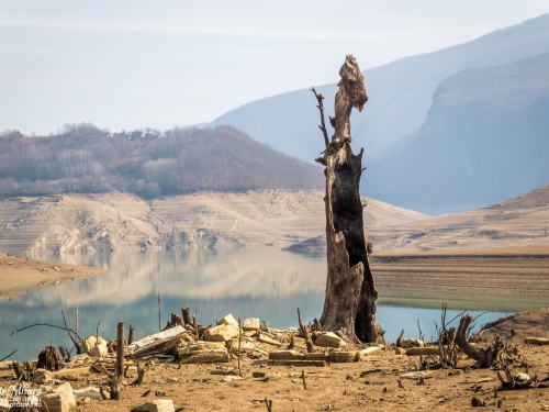 FOTO/VIDEO: Iz Ramskog jezera izronili ostaci kuća i grobovi