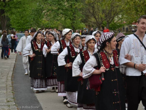 FOTO: Čuvarice i HKUD Rama nastupali u Mostaru