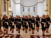 ''Čuvarice'' oduševile pjevanjem na svetoj misi i koncertom u duvanjskoj bazilici