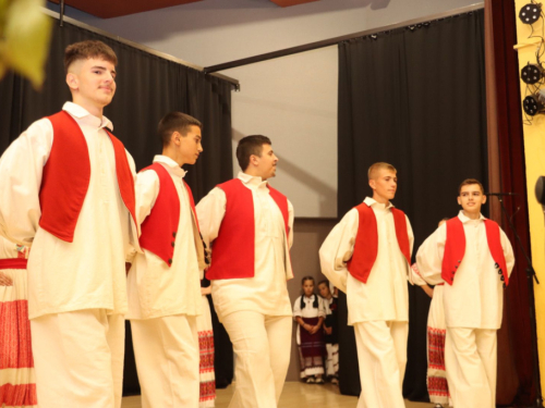 FOTO: Večer folklora u Prozoru: HKUD-ovi ''Rama'' i ''fra Petar Bakula'' oduševili publiku