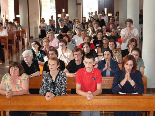 FOTO: U župi Prozor započela trodnevnica