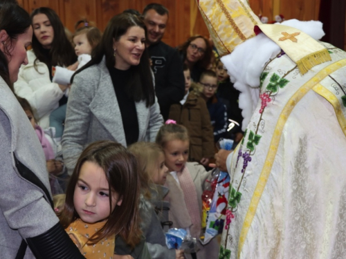 FOTO: Sv. Nikola posjetio župu Rama-Šćit