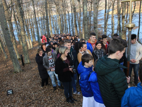 FOTO: Put križa kroz fratarski gaj na Šćitu