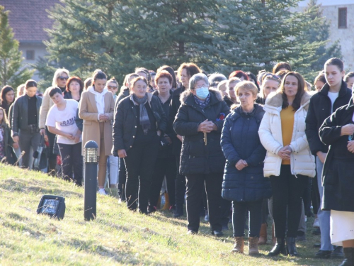 FOTO: Put križa kroz fratarski gaj na Šćitu