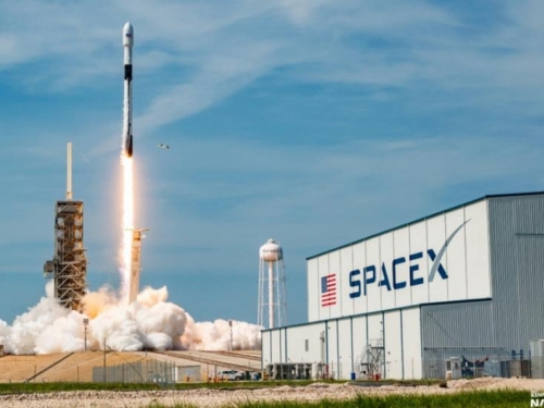SpaceX za siječanj priprema prvo lansiranje rakete s ljudskom posadom