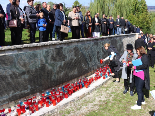 FOTO: Dan sjećanja na ramske žrtve - Komemoracija na Šćitu
