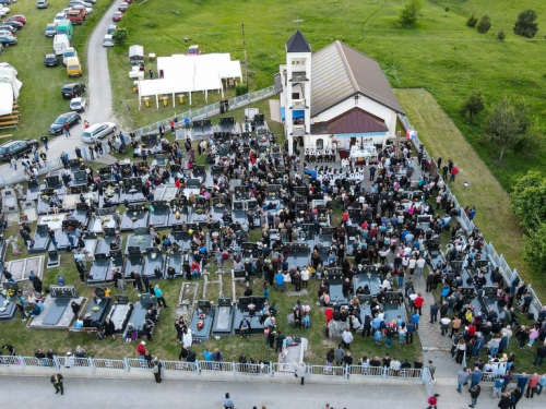 FOTO: Jedinstveni događaj na Pidrišu - stigle moći sv. Ante