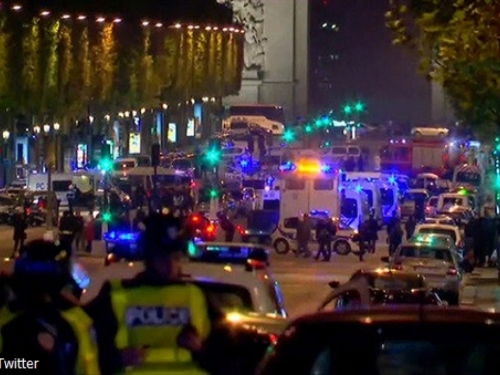 Pucnjava u središtu Pariza: Ubijen policajac, dvojica teško ranjena