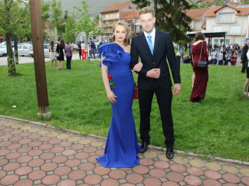 FOTO/VIDEO: Matura 2017. - Defile mladosti na ulicama Prozora