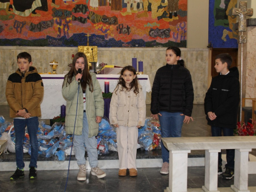 FOTO: Sv. Nikola i ove godine razveselio djecu u župi Rama-Šćit