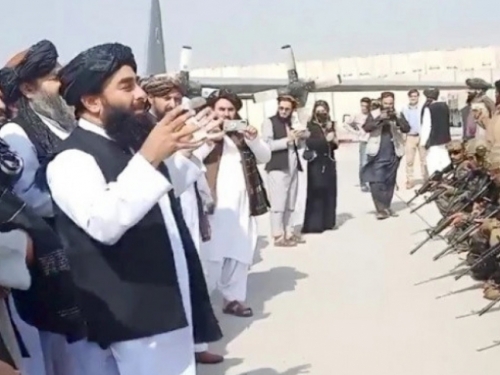 SAD najavljuje prvi sastanak s talibanima nakon povlačenja iz Afganistana