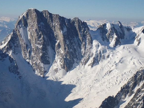 Dvije osobe su poginule, a devet je ozlijeđeno u švicarskim Alpama