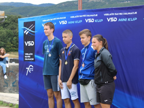 FOTO: Na Ramskom jezeru održana 10. veslačka regata