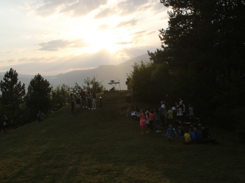 FOTO: Održana 10. kulturna večer na brdu Gračac u Podboru