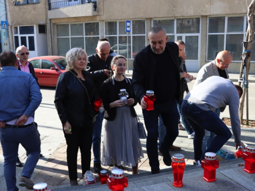 FOTO: Povodom Svih svetih u Prozoru zapaljene svijeće za poginule i preminule branitelje