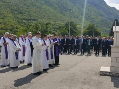 Svetom misom obilježena 28. godišnjica pokolja u Grabovici