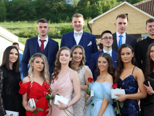 FOTO/VIDEO: Matura 2022. - Defile mladosti na ulicama Prozora