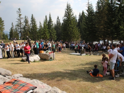 FOTO: Na Vran planini služena misa za poginule duvandžije