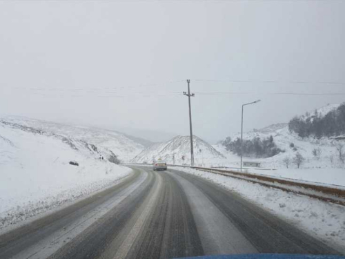 Vozite oprezno: Niske temperature, moguća poledica