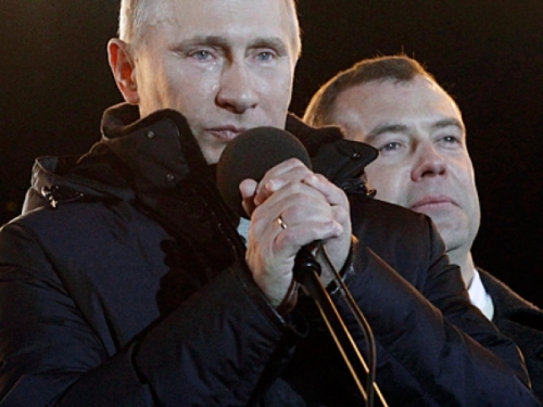 Putin suznih očiju izašao pred 100.000 ljudi u Moskvi: Pobijedili smo čisto