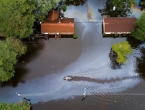 Florence ne popušta, stotine zarobljenih u poplavama