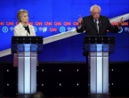 Clinton pred porazom, kampanju joj spašava donedavni protivnik Bernie