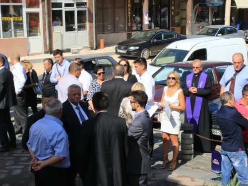 FOTO: Polaganjem vijenaca i svečanom sjednicom započelo obilježavanje Dana općine