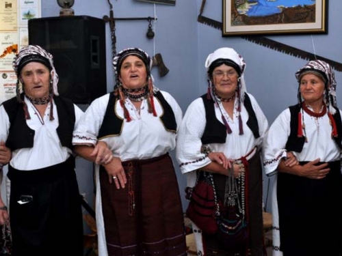 FOTO: Ramci se Požežanima predstavili kroz pjesmu, ples i gusle