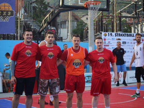 FOTO: Ekipa ''Makarska 3x3'' pobjednik 19. Streetball Rama 2021.