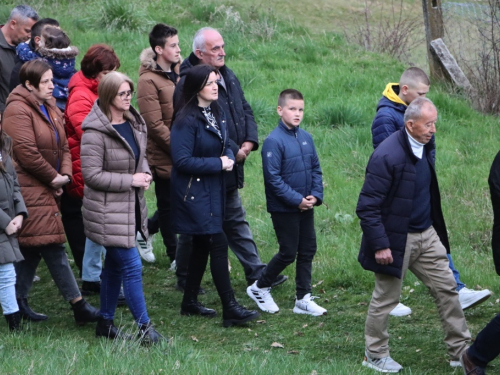 FOTO: Put križa kroz fratarski gaj na Šćitu