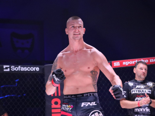 FOTO: Tomislav Sičaja pobjedio u drugom profesionalnom nastupu u MMA