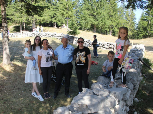 FOTO: Na Vranu služena sv. misa za poginule duvandžije